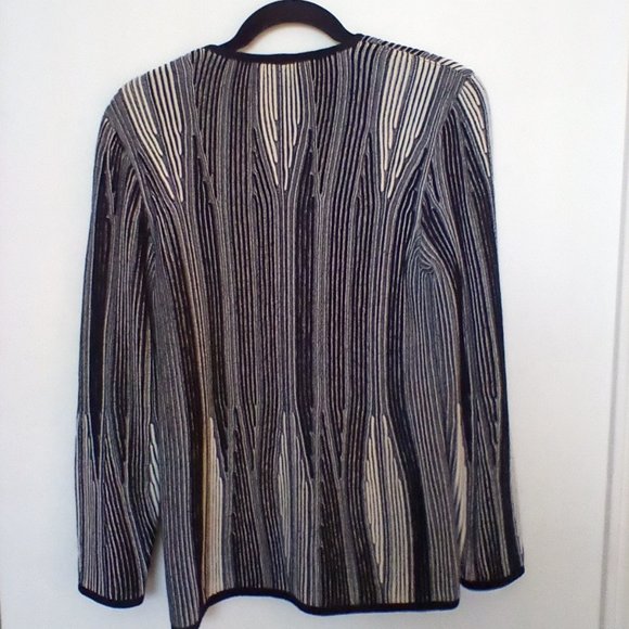 Vintage Escada Black and cream ribbed knit sweater cardigan size small - Picture 2 of 5